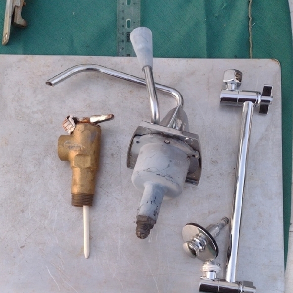 Chrome and Brass Plumbing Fixtures - Picture 1 of 5